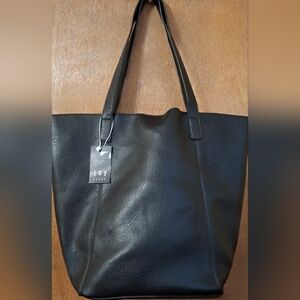 Vida Carryall Tote By Joy Susan Black L8230-00